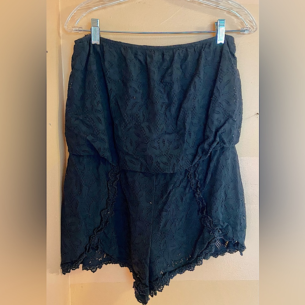 Free People Tahlia Romper black in US L. Strapless, lace, vintage-inspired